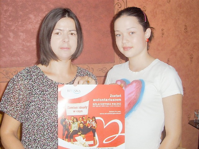 Pani Anna Falkowska razem z córką Pauliną zachęcają do współpracy w organizacji akcji