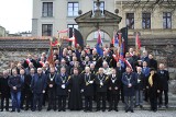 Kraków - imieniny Józefa, czyli święto miasta - kwiaty, medale, flagi