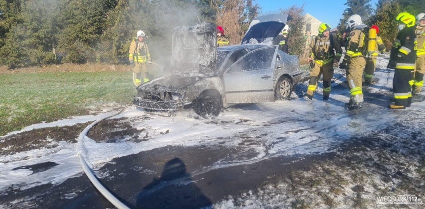 Pożar samochodu w Zgniłce w gminie Więcbork