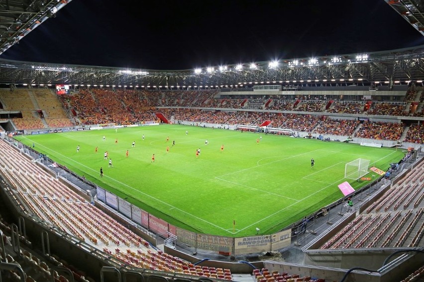 Stadion Miejski w Białymstoku czeka na sponsora i nazwę (zdjęcia)