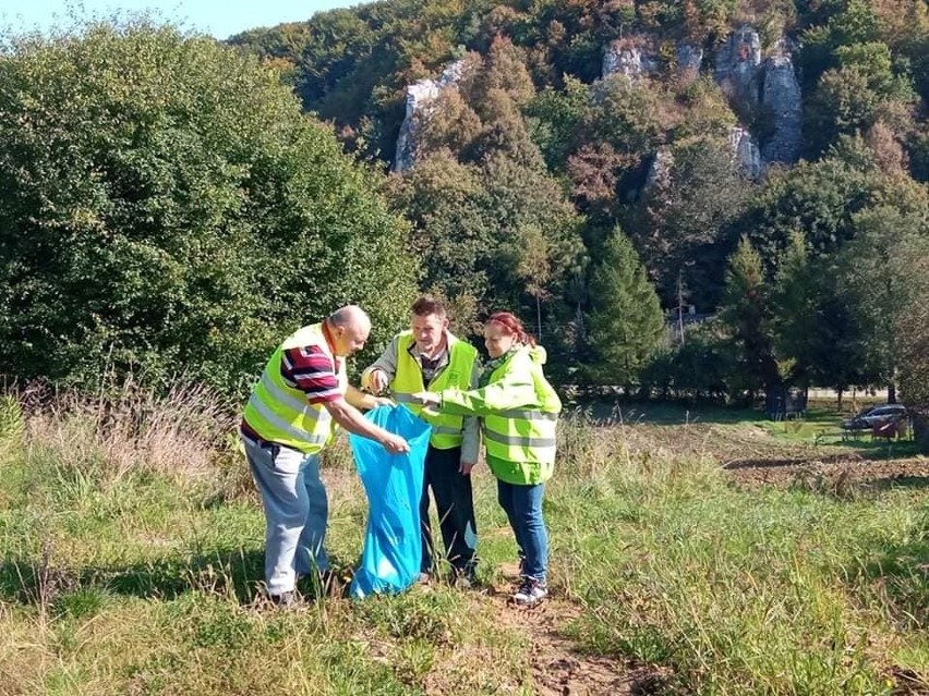 Sprzątanie gminy Wielka Wieś - to akcja organizowana co roku...