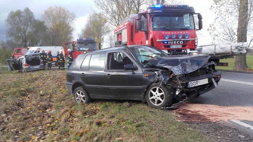 Groźny wypadek na drodze krajowej nr 65. Jeden z kierujących...