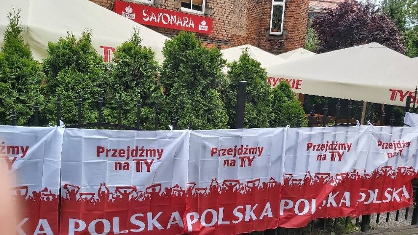 Chorzów. Lokale, które przygotowały strefy kibica. Gdzie zobaczyć zmagania piłkarskie Biało-Czerwonych?