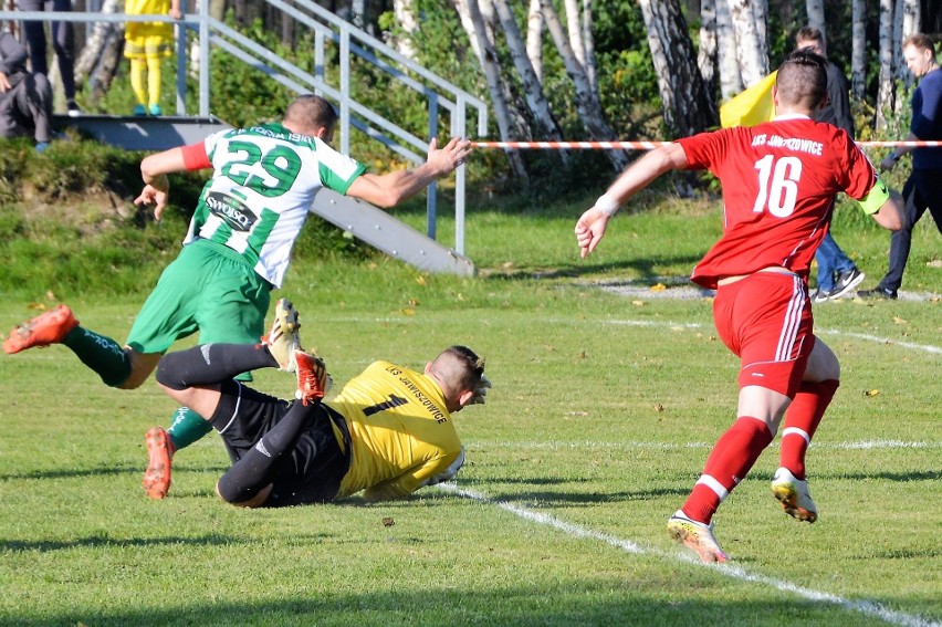 5. liga. Jawiszowice dostały klapsa, ale oddały Victorii Jaworzno z podwójną siłą [ZDJĘCIA]