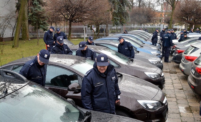Lubelscy policjanci mają nowe samochody [ZDJĘCIA, WIDEO]