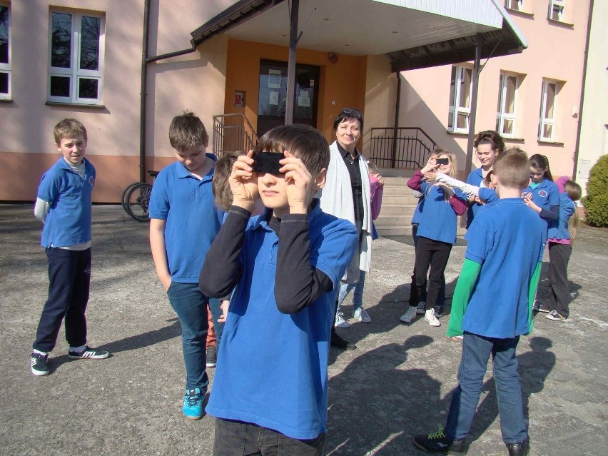 Zaćmienie Słońca, Szkoła Podstawowa w Brzeźnicy