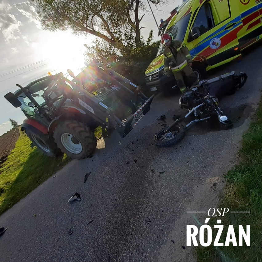 Wypadek w Zawadach-Ponikwi. Zderzenie ciągnika rolniczego i motocykla. Zdjęcia. 2.09.2021