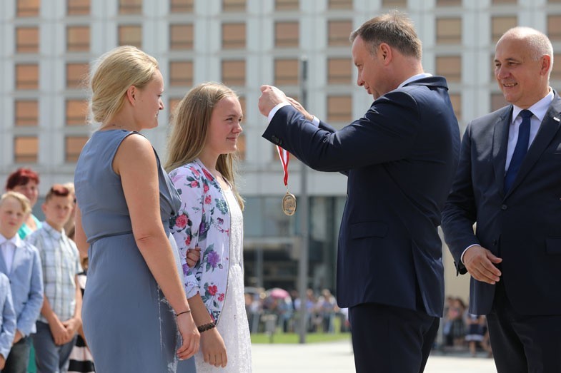 14-letni Kamil z Drozdowa (gm. Rzewnie) dostał medal od prezydenta [ZDJĘCIA]