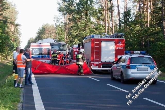 Ze wstępnych ustaleń policji unika, że doszło do zderzenia ciężarówki oraz osobowej skody fabii.