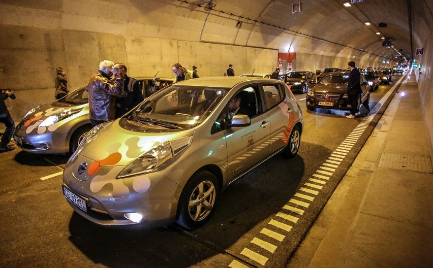 Tunel pod Martwą Wisłą otwarty dla samochodów [WIDEO, ZDJĘCIA]