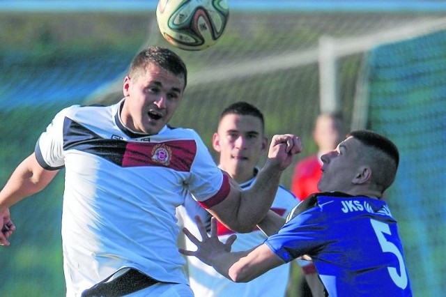 W pierwszym meczu Polonia ograła JKS 1:0. Czy taka zaliczka wystarczy?