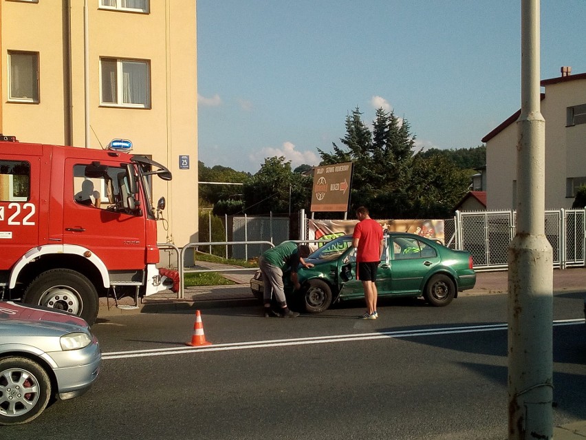 Gorlice. Stłuczka czterech samochodów na ulicy Kościuszki. Jedna osoba trafiła do szpitala. Miasto sparaliżowane przez korki