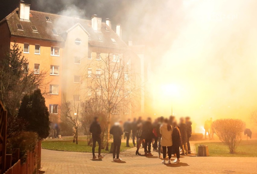 Sylwester w Szczecinie 2020//2021. Pusto na ulicach. Ale o...