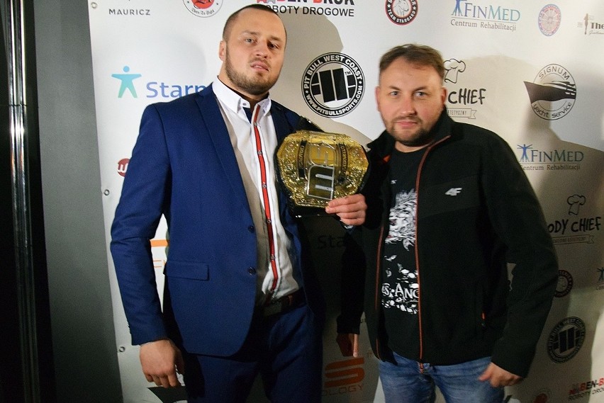 Stargardzki Narkun Team na After Party 42. KSW. Zwycięstwo nad Mamedem Chalidowem Tomasz Narkun świętował z rodziną, przyjaciółmi i fanami