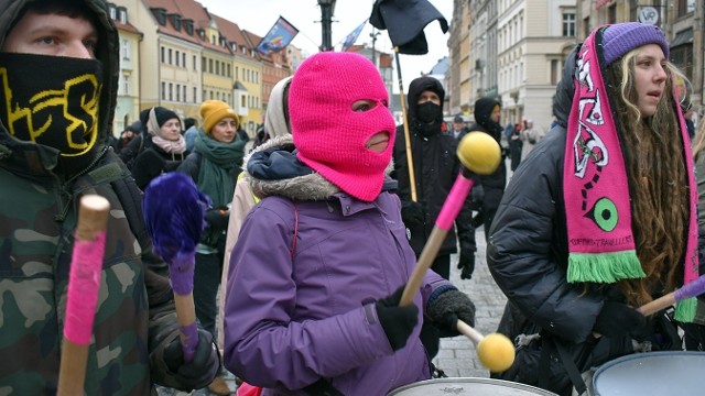 Coroczna manifestacja z okazji 8 marca tym razem przyciągnęła zaledwie garstkę.