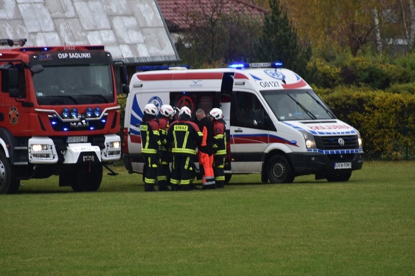 Tajemnicze omdlenia uczniów i ewakuacja szkoły w Sadlinkach. Służby próbują wyjaśnić, co wydarzyło się w szkole