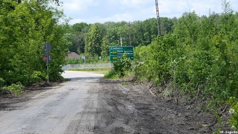 Trwają już prace remontowe drogi powiatowej z Dziurkowa do...