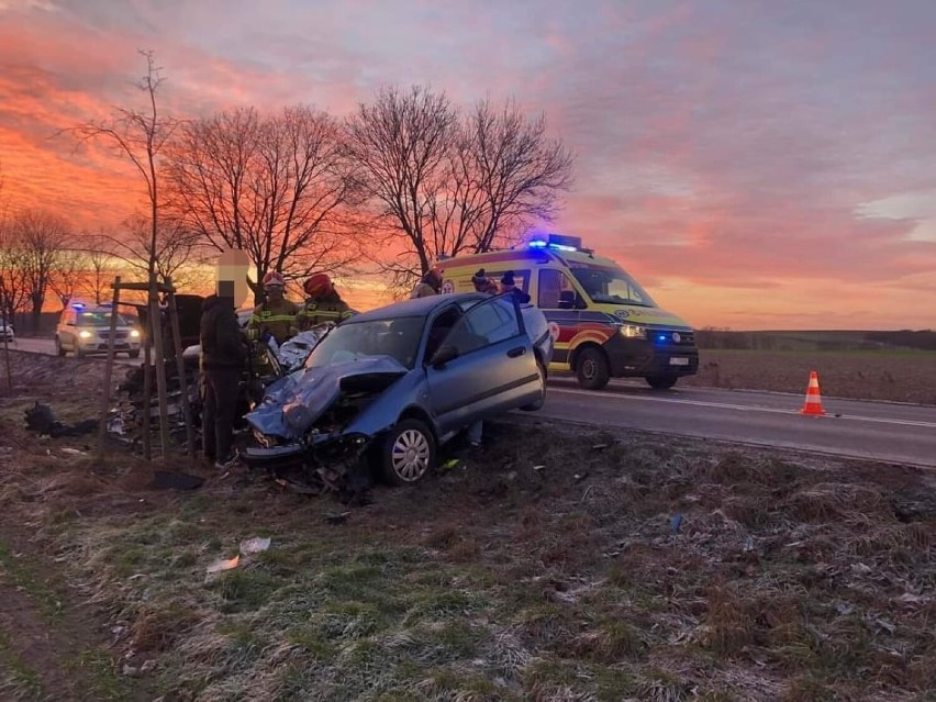 Do zderzenia dwóch pojazdów osobowych doszło w piątek 7...