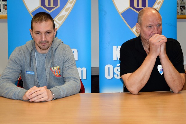 Zbigniew Szydłowski, II trener Polonii Bytom (z lewej) i Josef Dobosz, trener Unii Oświęcim