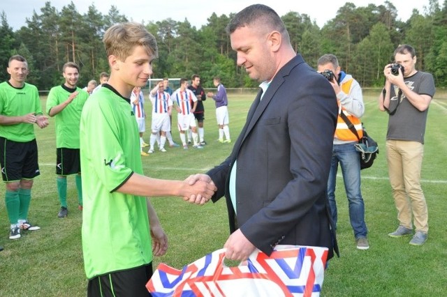 Maciej Horna został najlepszym zawodnikiem pucharowego finału. Otrzymał nagrodę od firmy Soccer z Kielc, wręczył mu ją Grzegorz Figarski ze Świętokrzyskiego Związku Piłki Nożnej. 