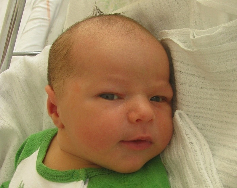 Alan Denis urodził się 30 czerwca, ważył 4190 g i mierzył 57...