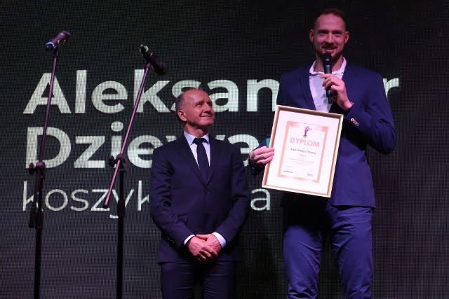 Aleksander Dziewa (z prawej) na Dolnośląskiej Gali Sportu