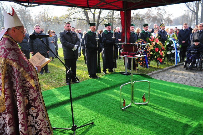 Kraków. Ostatnia droga wybitnego historyka. Prof. Wyrozumski spoczął na cmentarzu Rakowickim