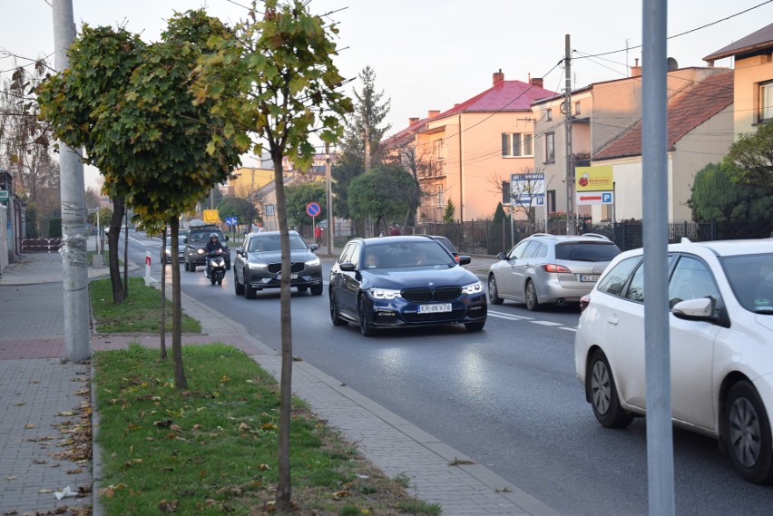 Słomniki droga przez centrum gminy