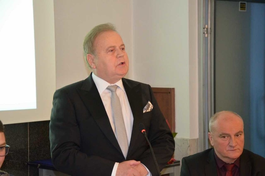Łukasz Kmita został przewodniczącym Rady Miejskiej w Olkuszu. Pierwsza sesja VIII kadencji za nami