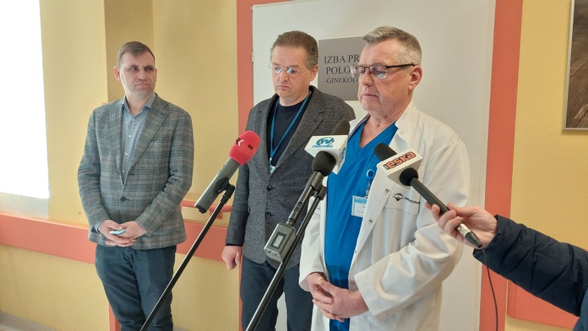 Podczas konferencji prasowej, od lewej: Piotr Ambroszczyk....