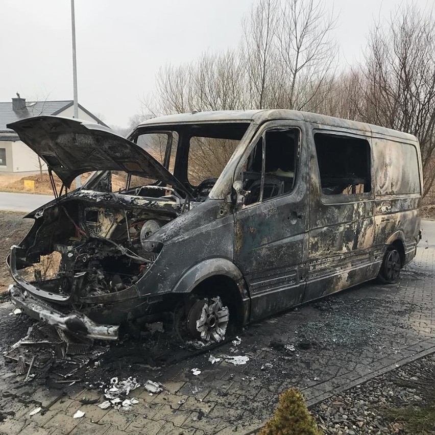 Spłonął bus Oskara Bobera, żużlowca Speed Car Motor Lublin. Kibice zbierają pieniądze