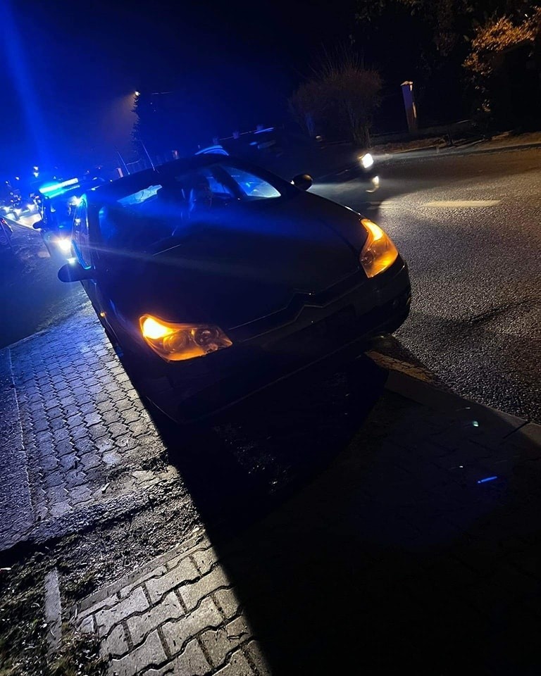 Wypadek w Liszkach. Na drodze wojewódzkiej w okolicy ronda zderzyły się dwa samochody osobowe
