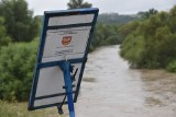 Tarnowskie. Nieprzejezdne drogi w sąsiedztwie Białej, wezbrana woda wstrzymała promy na Dunajcu