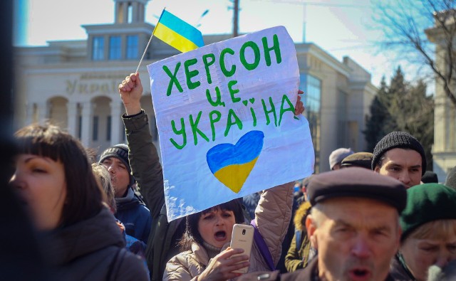„Chersoń to Ukraina”. Rosjanie mieli rozpocząć wycofywanie się z miasta.