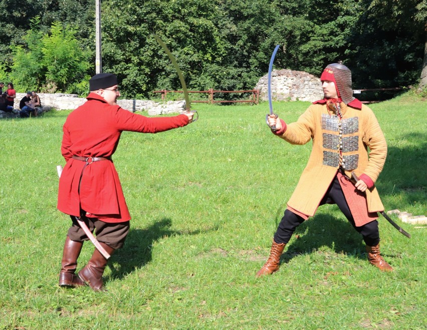 Przygoda z Historią odbyła się na Zamku w Iłży. Były pokazy rycerskie i średniowieczne zabawy. Zobaczcie zdjęcia 