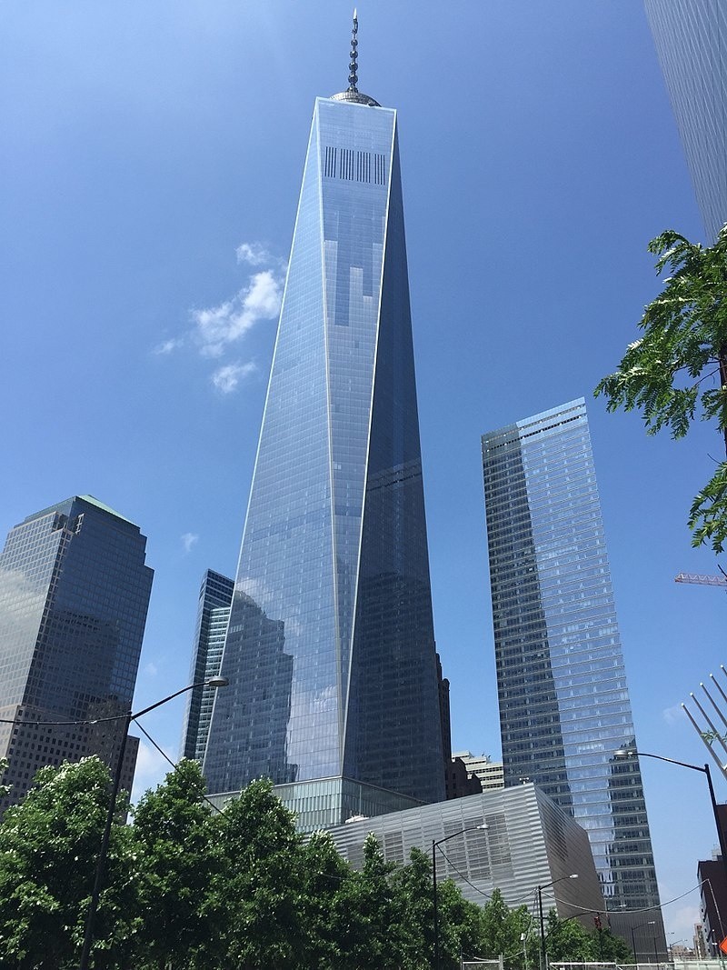 13 lat po zamachu na WTC, w miejscu gdzie stały dwie wieże,...