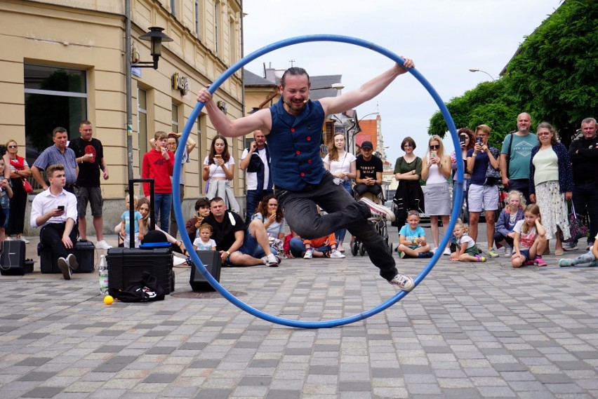 Carnaval Sztukmistrzów. Artyści zdążyli przed burzą. Fotorelacja z drugiego dnia kulturalnego święta w Lublinie