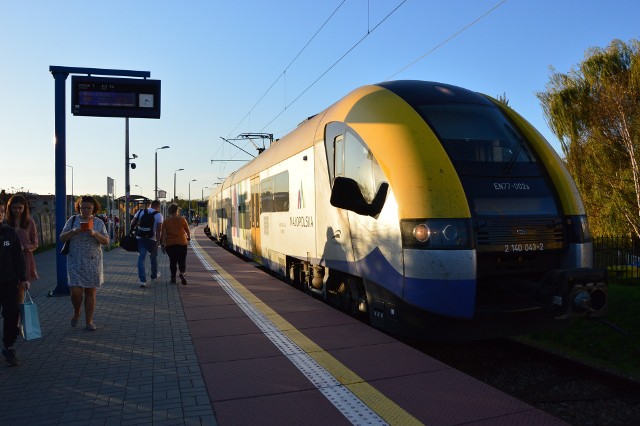 Wieliczka ma szybki pociąg do Krakowa (linia SKA1) od grudnia 2014 roku. Jest szansa, że z kolejowego transportu będą mogli korzystać w przyszłości także mieszkańcy Niepołomic
