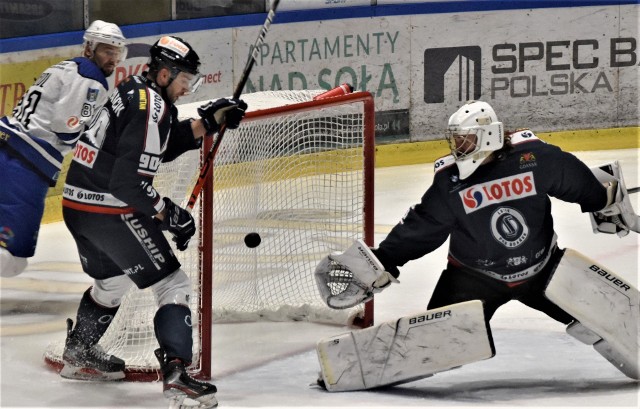 Lotos PKH Gdańsk - Re-Plast Unia Oświęcim 1:4 w czwartym meczu serii ćwierćfinału hokejowego play-off.
