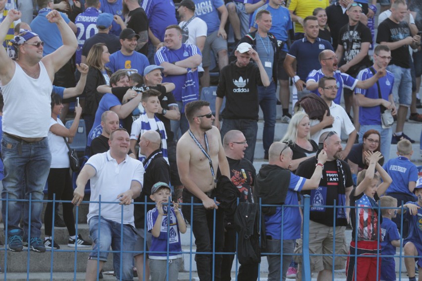 Ruch Chorzów - GKS Katowice 1:0. Tak cieszyli się kibice i piłkarze Niebieskich ZDJĘCIA