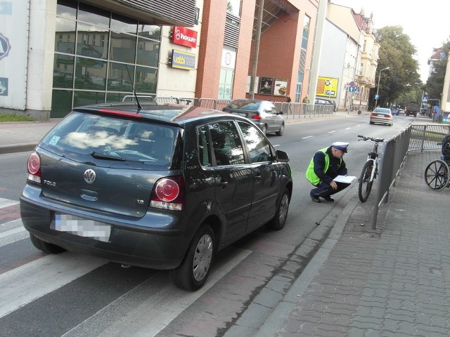 Potrącenie rowerzysty na Deotymy w Słupsku.