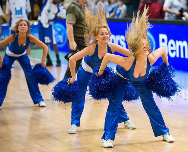 AZS - Basket: Cheerleaders i kibice