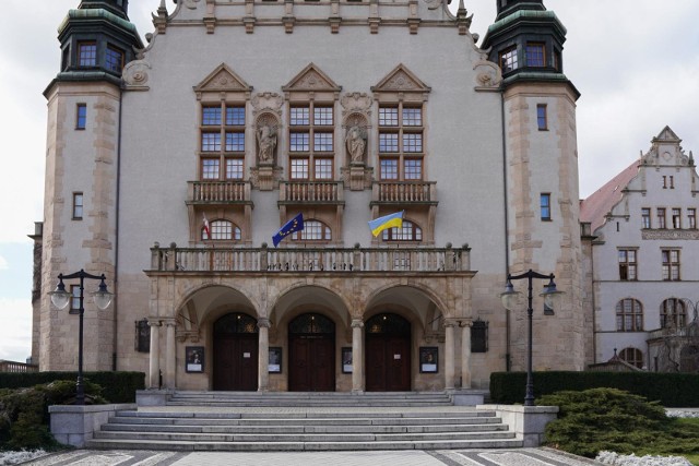 Sprawdź, na jakie kierunki na UAM było najwięcej chętnych w przeliczeniu na jedno miejsce -->