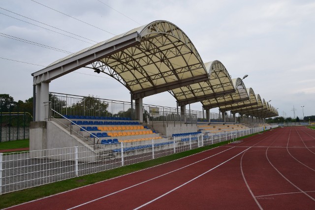 Zapraszamy na wycieczkę po stadionach, na których swoje ligowe spotkania rozgrywają kluby z Kędzierzyna-Koźla. Zaglądamy między innymi do takich dzielnic jak Sławięcice, Cisowa czy Blachownia.