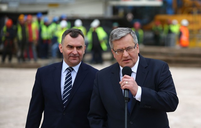 Bronisław Komorowski zwiedzał budowę bloku energetycznego w towarzystwie między innymi ministra skarbu Włodzimierza Karpińskiego.