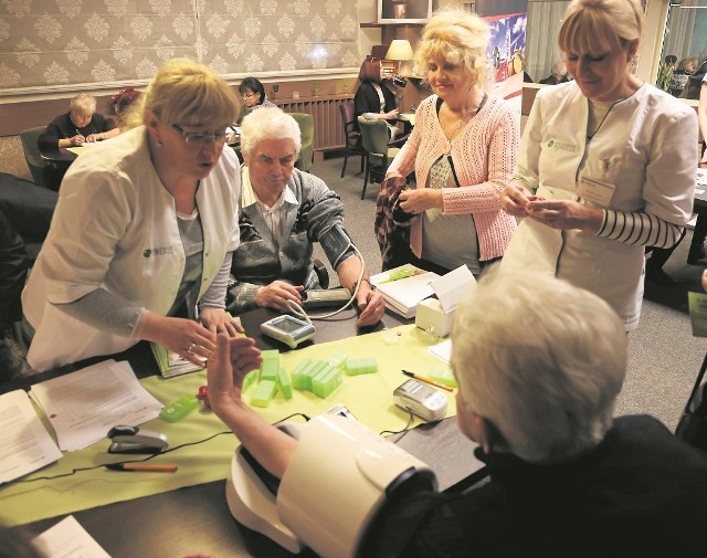 Podczas Wrocławskiej Akademii Zdrowia pracownicy Centrum Medycznego Synexus wykonują też chętnym bezpłatne badania