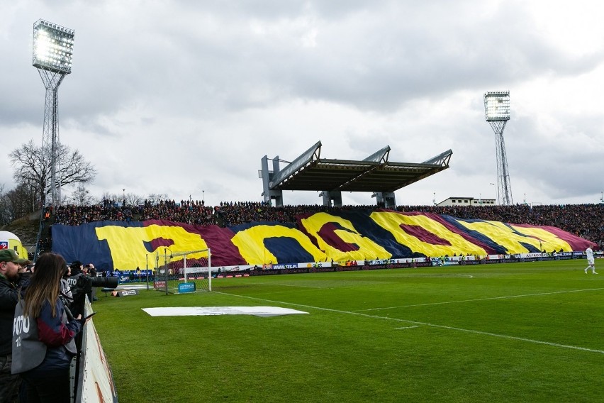 Ponad 15 tysięcy fanów było na spotkaniu Pogoni Szczecin z...