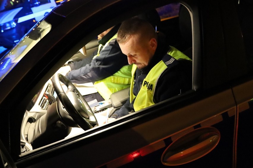 Białystok. Taksówki na aplikację pod lupą policji, KAS i WITD. Posypały się kary i mandaty (zdjęcia, wideo)