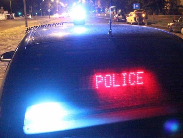 Policjanci ratowali 30-latka na skrzyżowaniu ulic Poleskiej i Jagienki w Białymstoku