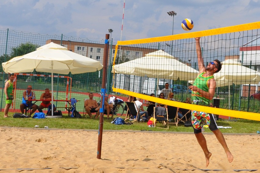 Zacięta rywalizacja na piasku w Beach Volleyball Mazovia Cup.